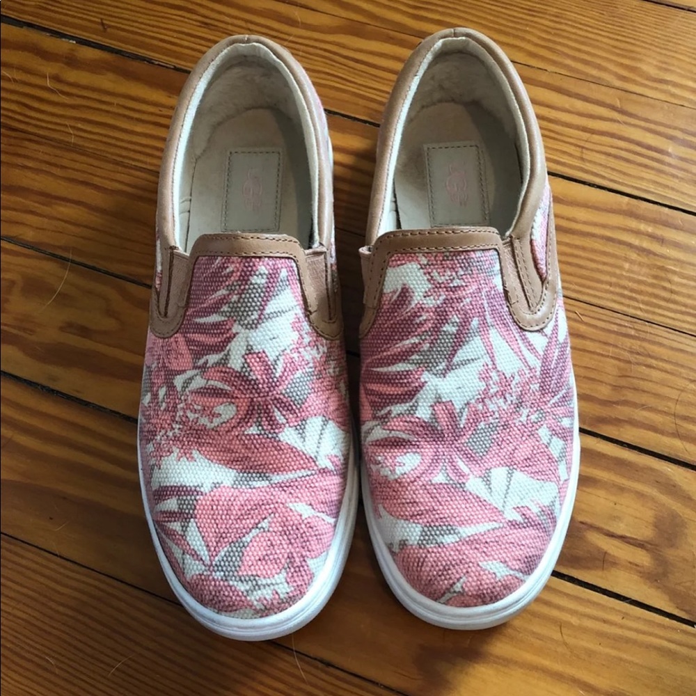 Ugg Slip on Sneakers